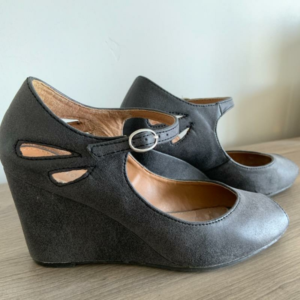 Nicole Peeptop Wedge, Size 7